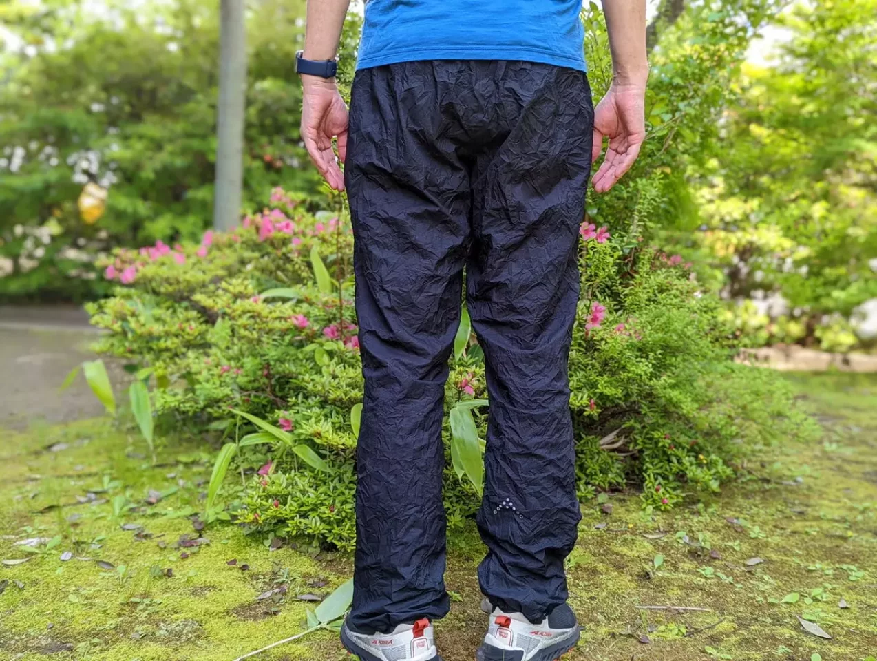 Rabの軽量レインパンツ