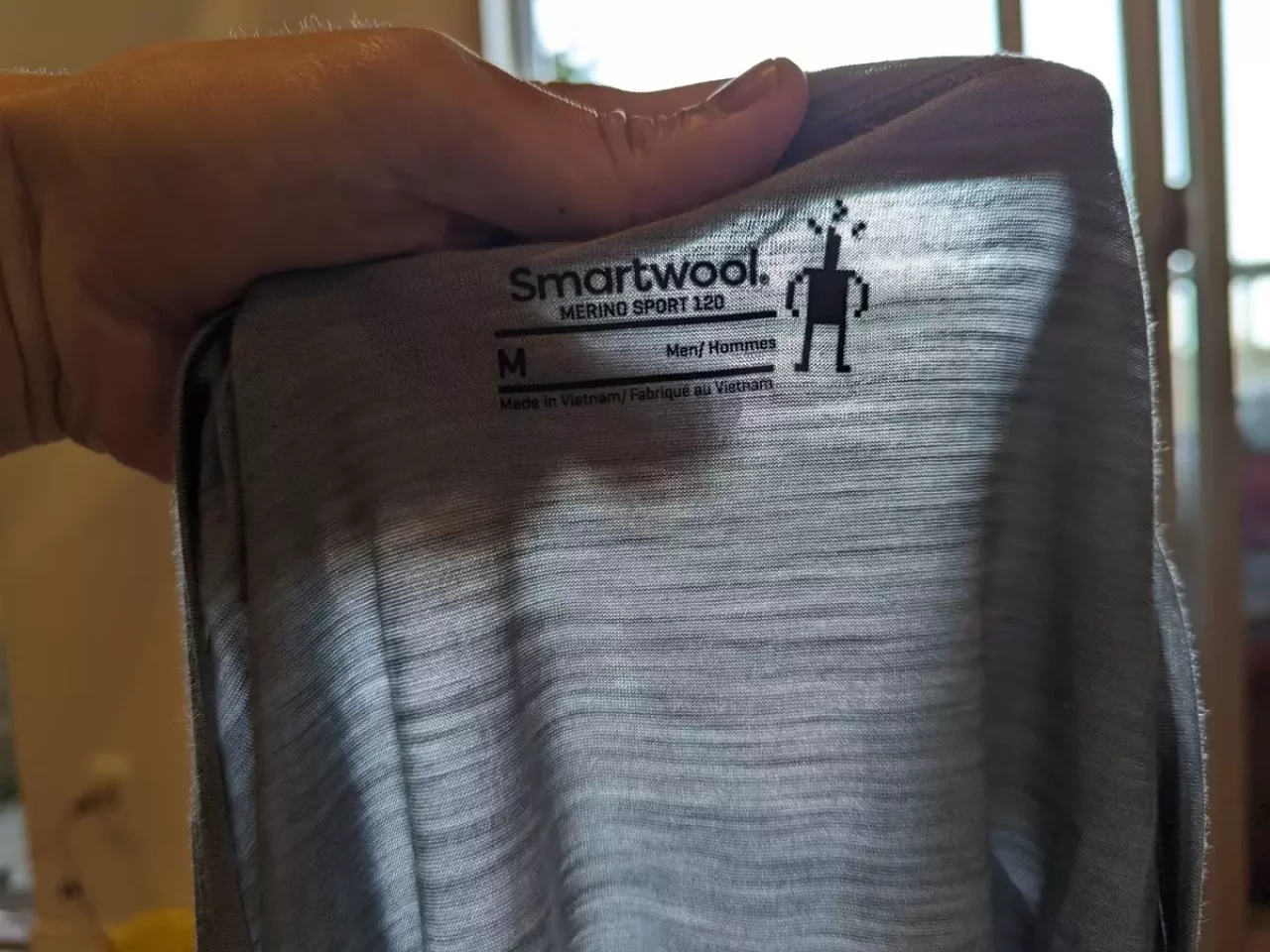 メリノスポーツ120はテンセルをブレンドした唯一のモデル