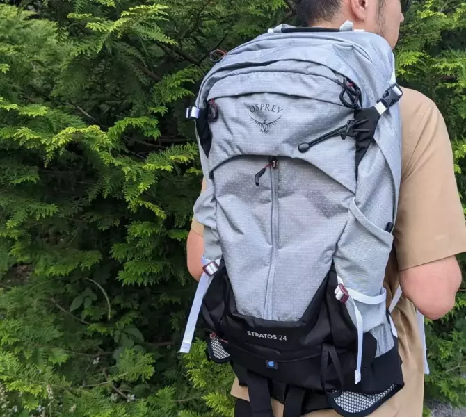 日帰り登山に最適な扱いやすいザック『オスプレーのストラトス24』