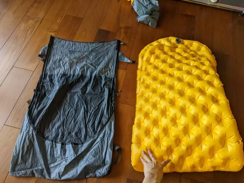 2つのメーカーから選択できる登山用座椅子