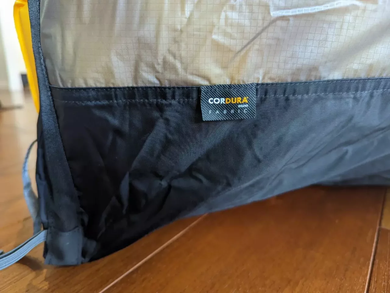 コーデュラファブリックの30デニールウルトラシルナイロン