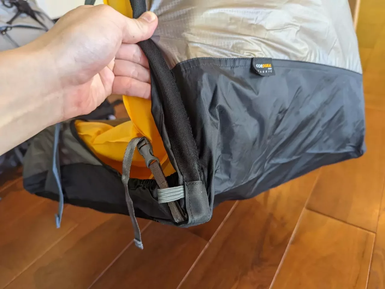 ボトムには70デニールの分厚い生地が使用