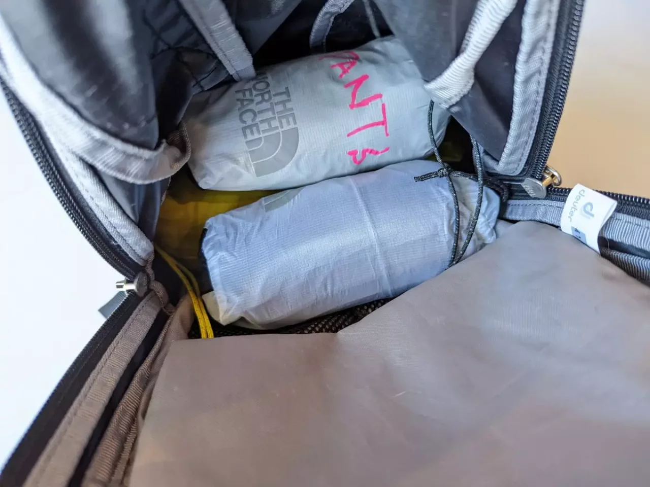 日帰り登山で考えるレインウェア