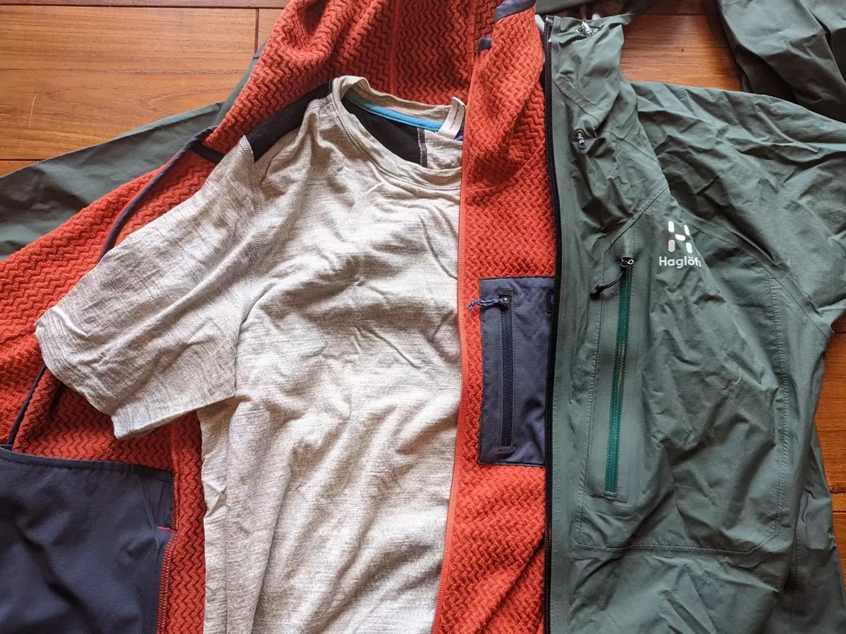 登山用ベースレイヤーの選び方-季節毎のおすすめモデル
