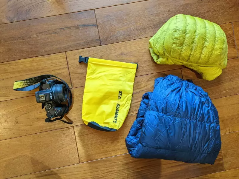 2L-日帰り登山で便利なドライバッグ 収納する装備の目安