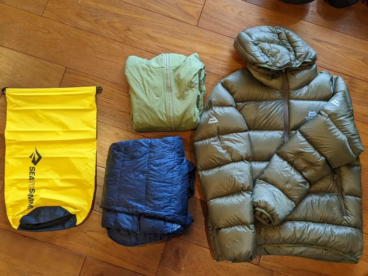 登山装備で濡らしたくないもの