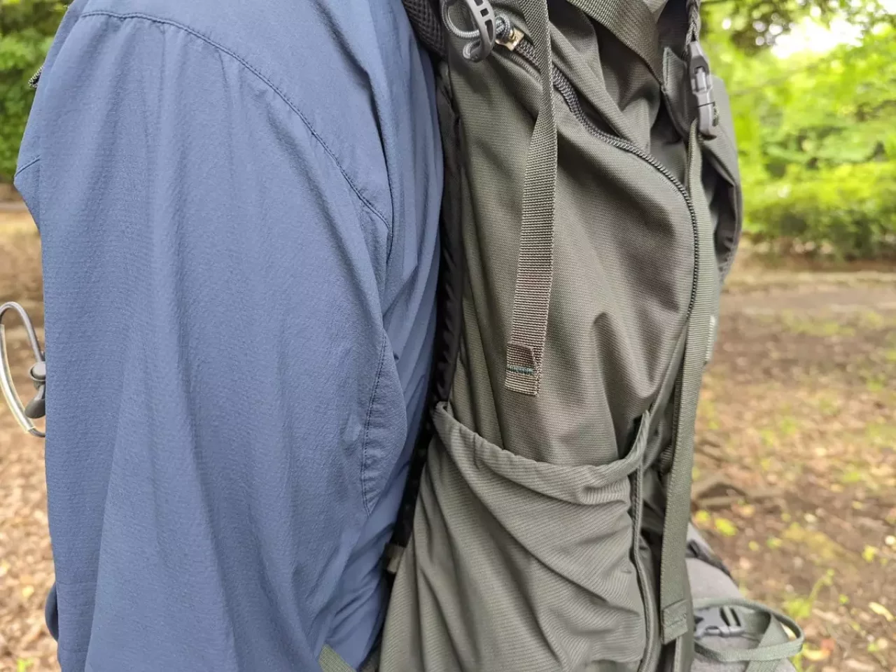 ケストレルの背面パネルは荷重を背中近くに配置しながら通気性も確保したシステムを採用