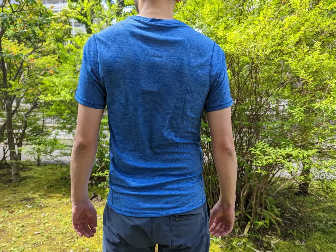 裾はドロップテール