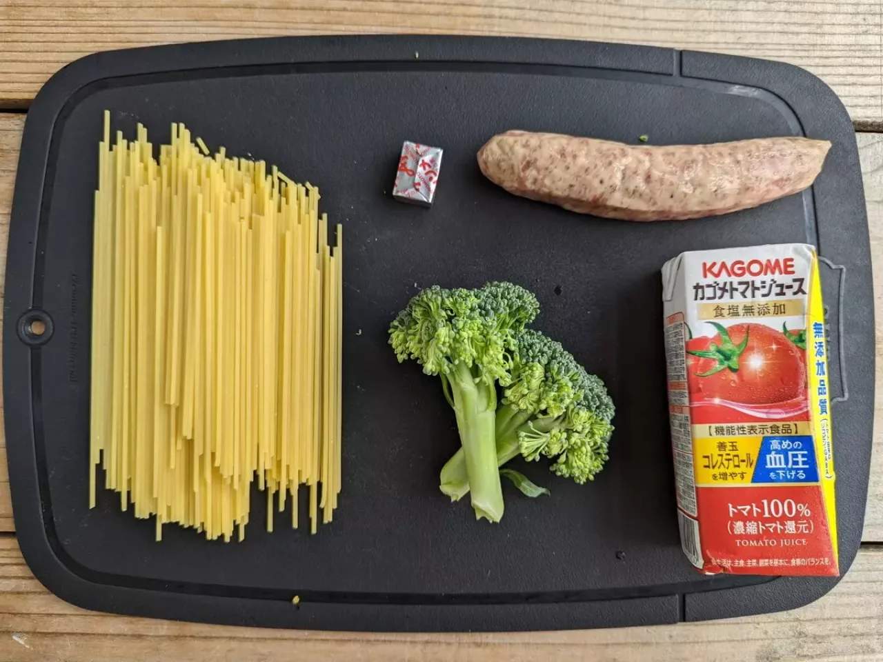 トマトジュースで作る濃厚トマトパスタ