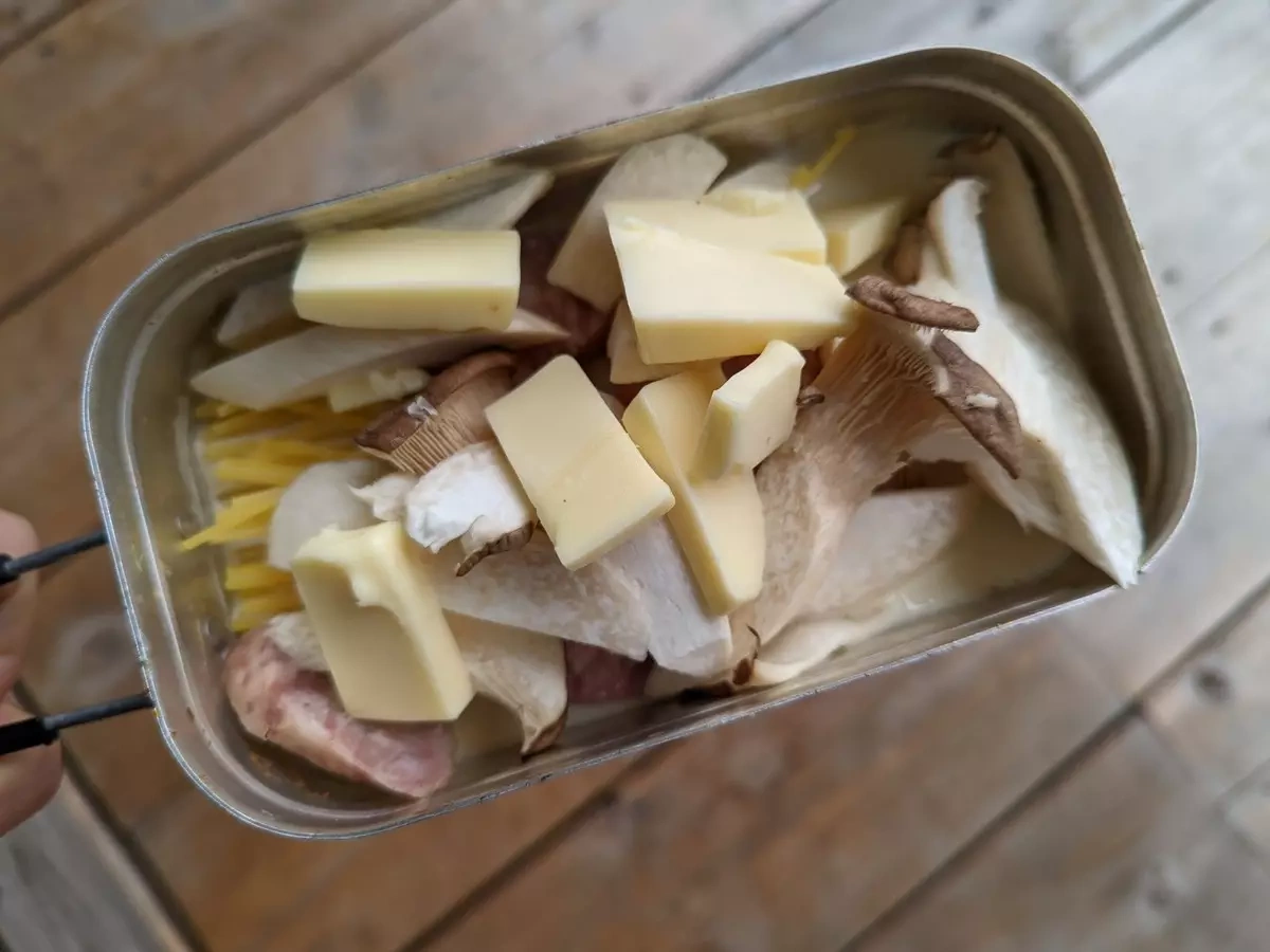 【山ごはんメスティンレシピ】豆乳で作る濃厚クリームパスタ