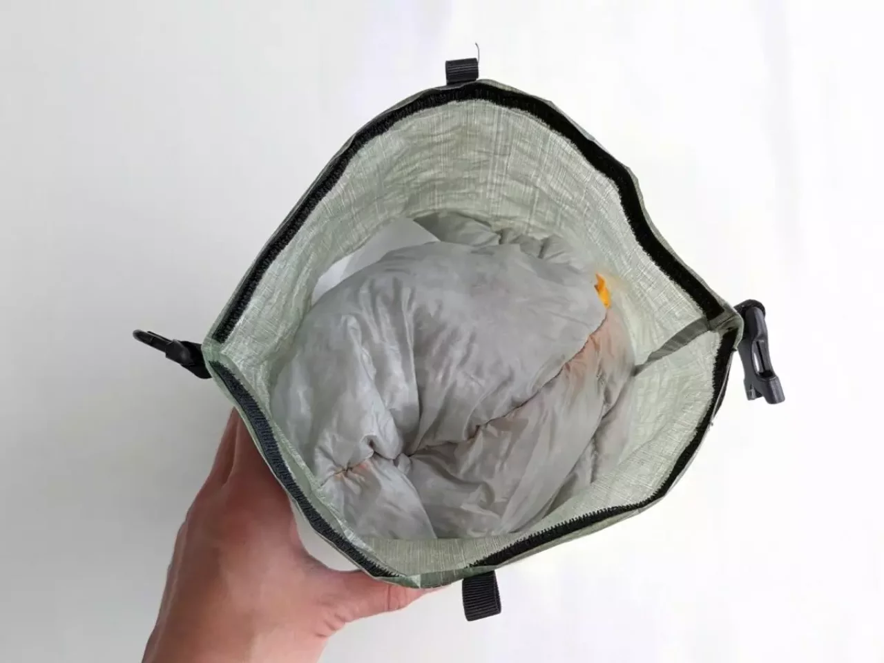 登山装備で濡らしたくないもの