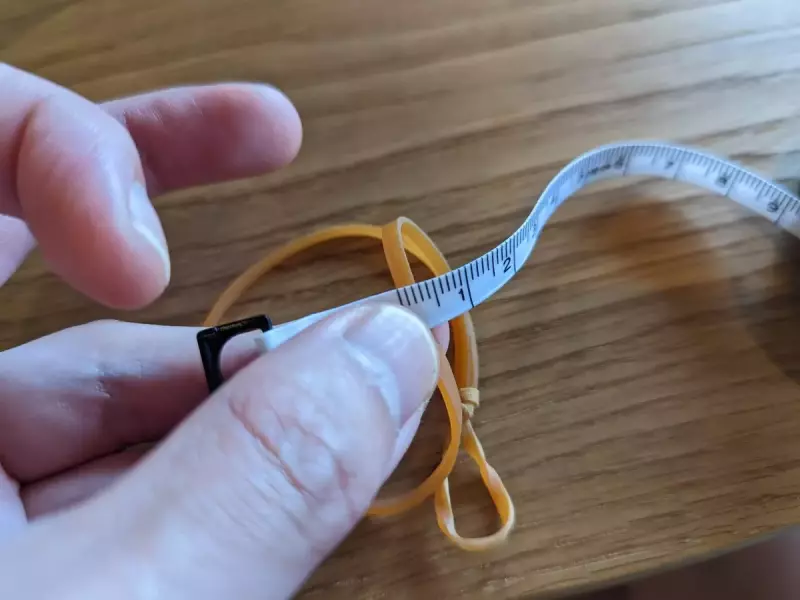 使い終わったクラッチパスを小さく折り畳む