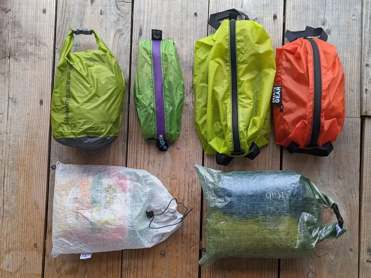 登山に使えるおすすめスタッフバッグ−種類と使い方