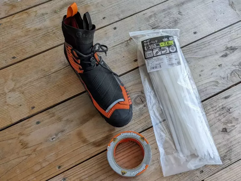 登山中に登山靴のソールが剥がれてしまった時の応急処置方法