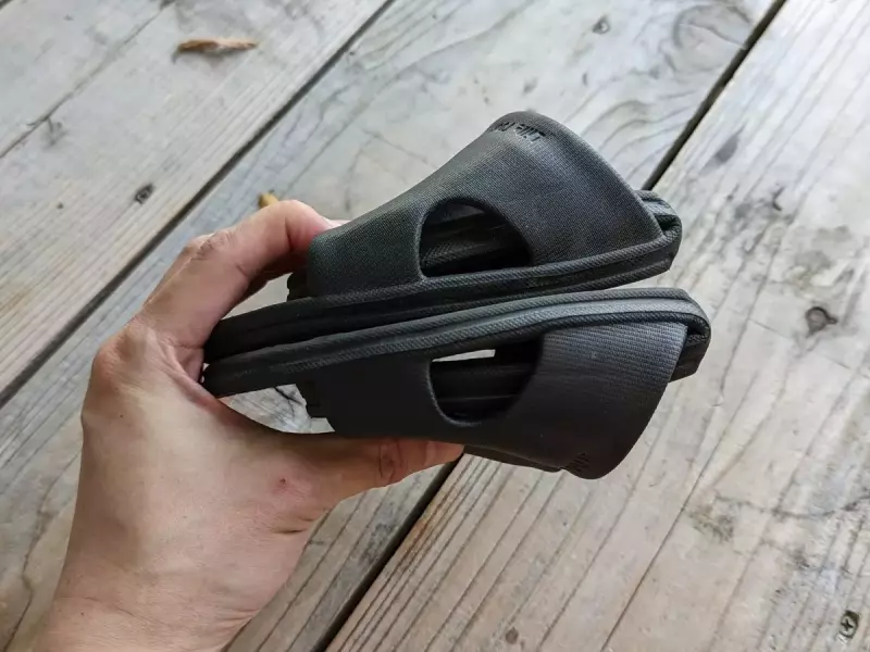 【120g】テント泊にはもちろん、日帰り登山にも便利な超軽量折りたたみサンダル|アウトドアサンダル|登山靴・シューズ|登山ギア|山のモノ|登山・トレラン・山スキーマガジン「山旅旅」