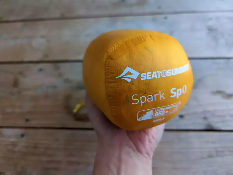 【225g】最も軽量なシュラフ−シートゥサミット スパークSP0