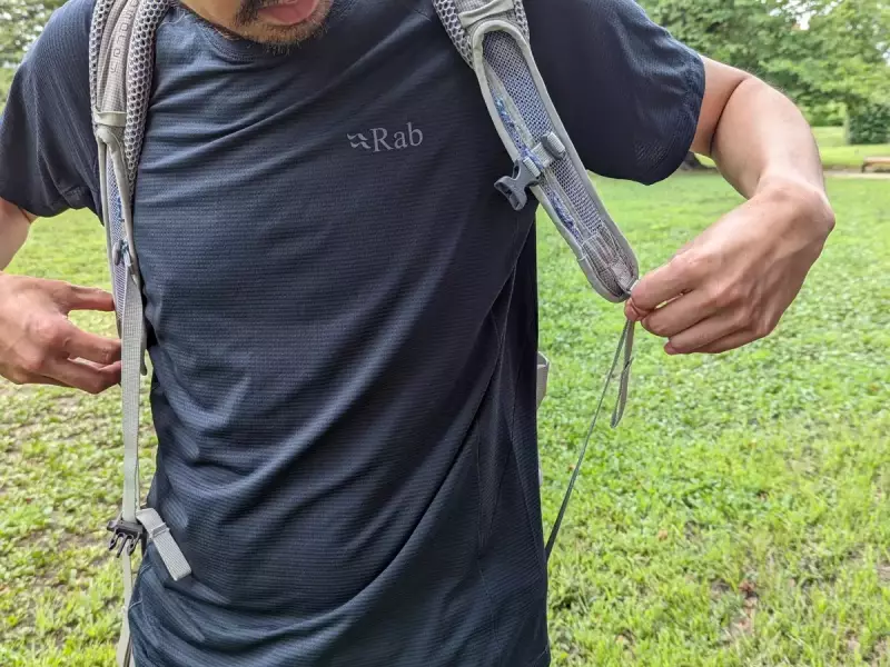 登山ザックを正しく背負うために重要な背面長の測り方