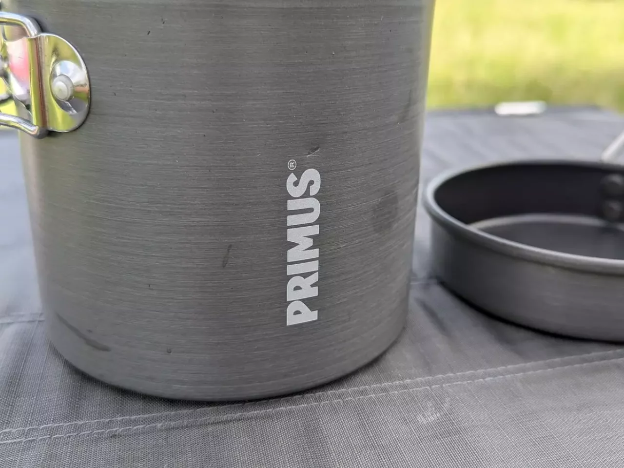 素材はアルミで重量は280gと軽量