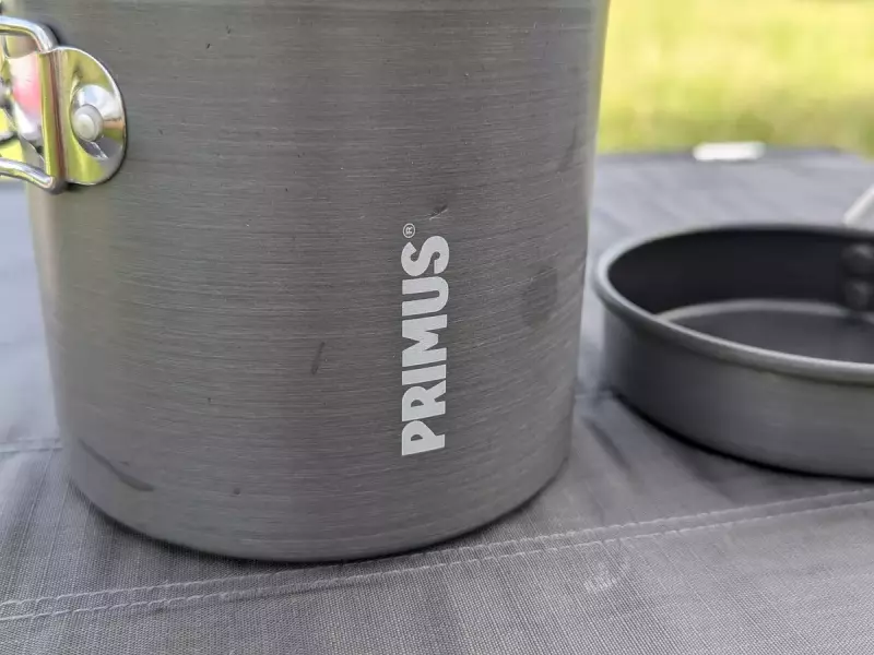 素材はアルミで重量は280gと軽量