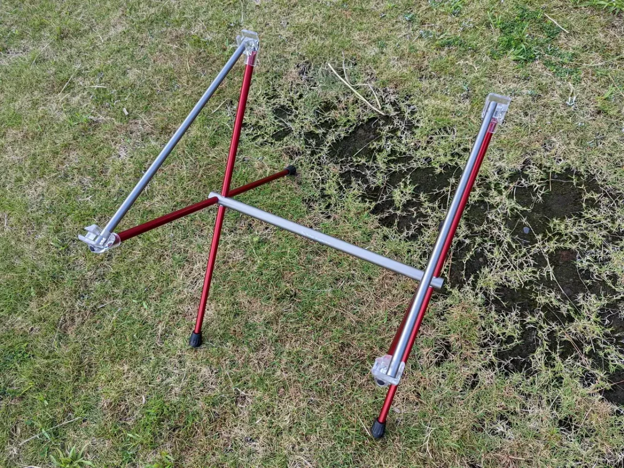 組み立てがシンプルなキャンプテーブル