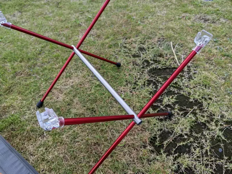 組み立てがシンプルなキャンプテーブル