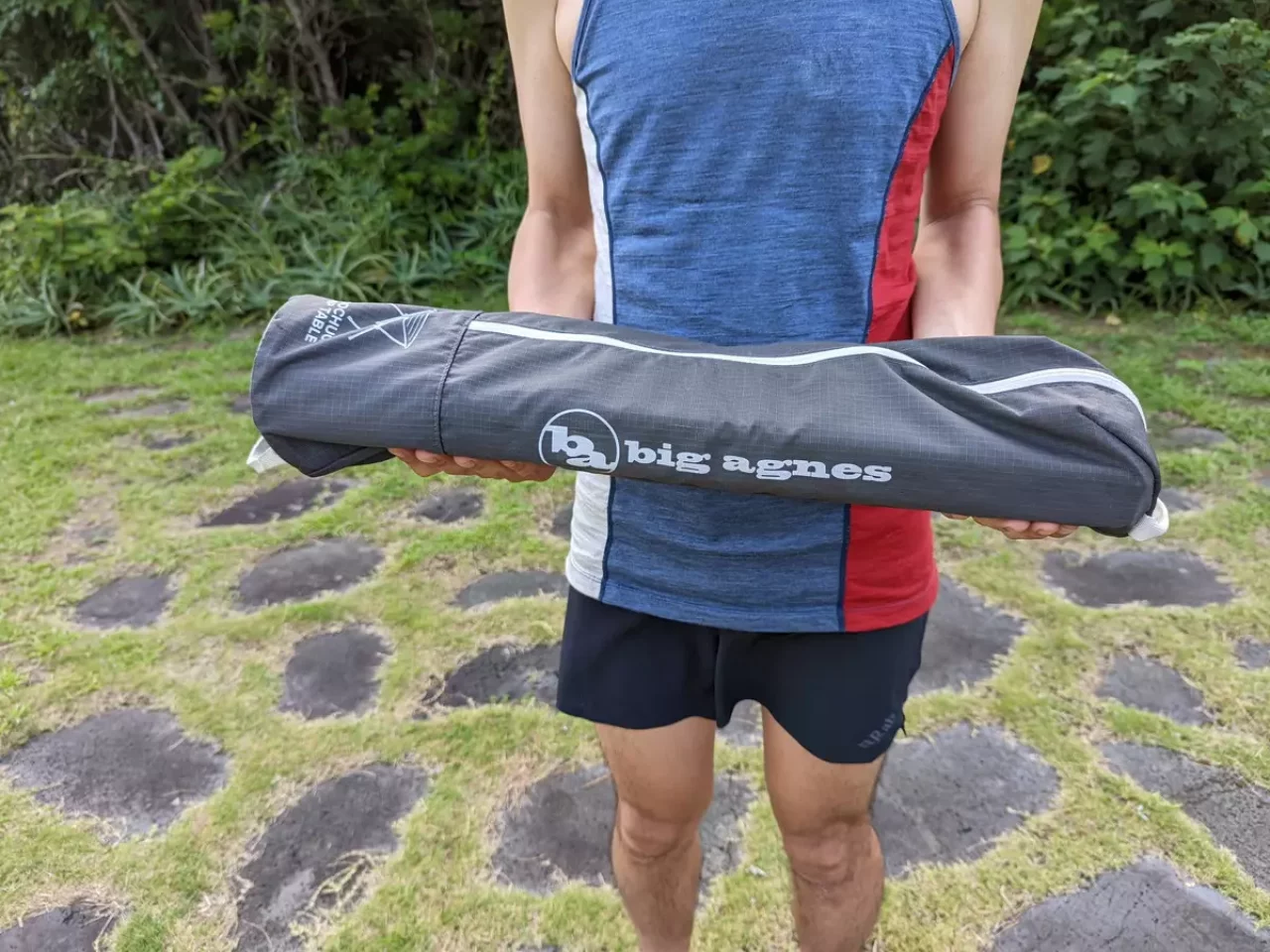 収納サイズは9×11×55cmのテーブル