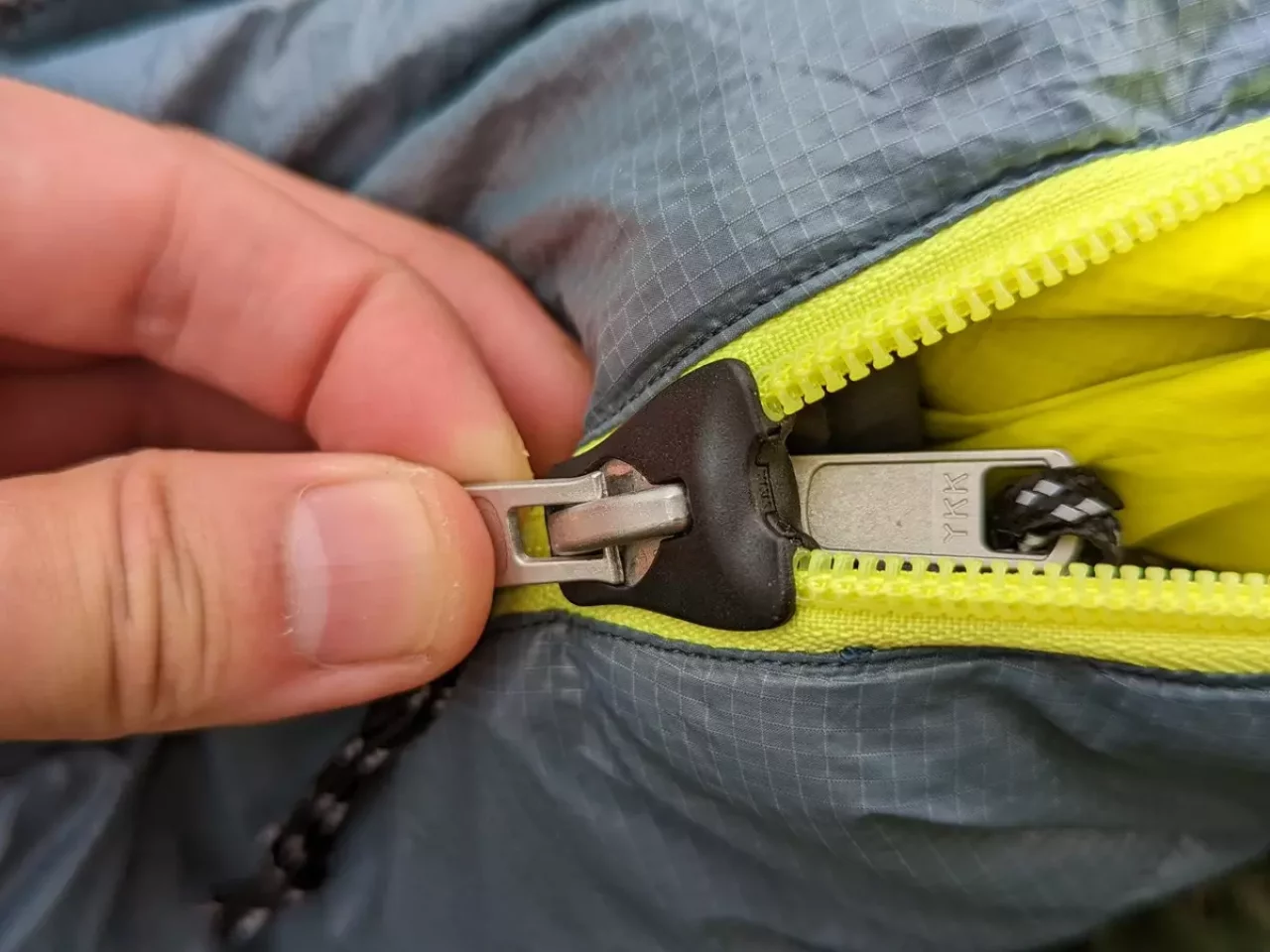 快適な使い心地のダブルジッパー