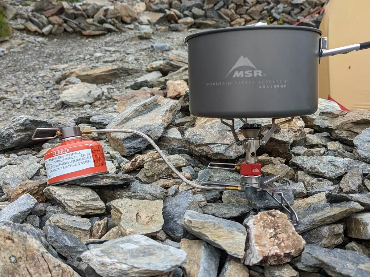 【レビュー】通常のガスストーブを分離型ガスストーブに変化-MSR『ローダウンリモートストーブアダプター』