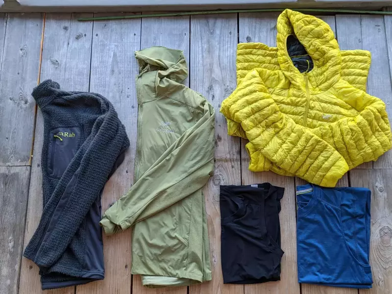登山向け防寒着の選び方-シーン別おすすめ防寒着|化繊ジャケット・パンツ|登山ウェア|山のモノ|登山・トレラン・山スキーマガジン「山旅旅」