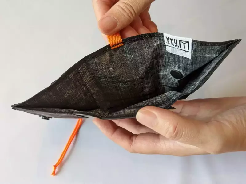 登山の軽量化のために軽い財布