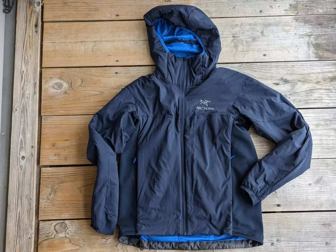 保温性に優れたミドルレイヤー『アークテリクスアトムLTフーディ』