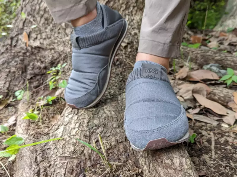 普段履きもシンプルな見た目で暑苦しくないスマートなデザイン