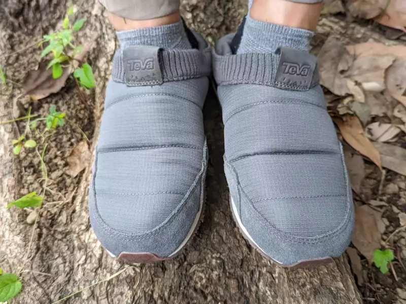 車の運転用のシューズ