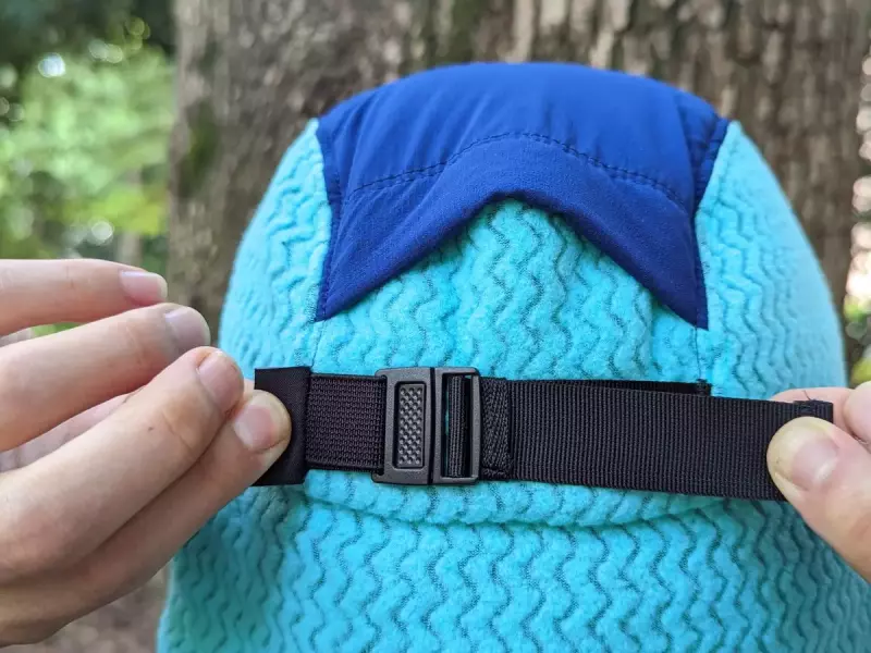 様々な頭にフィットするキャップ