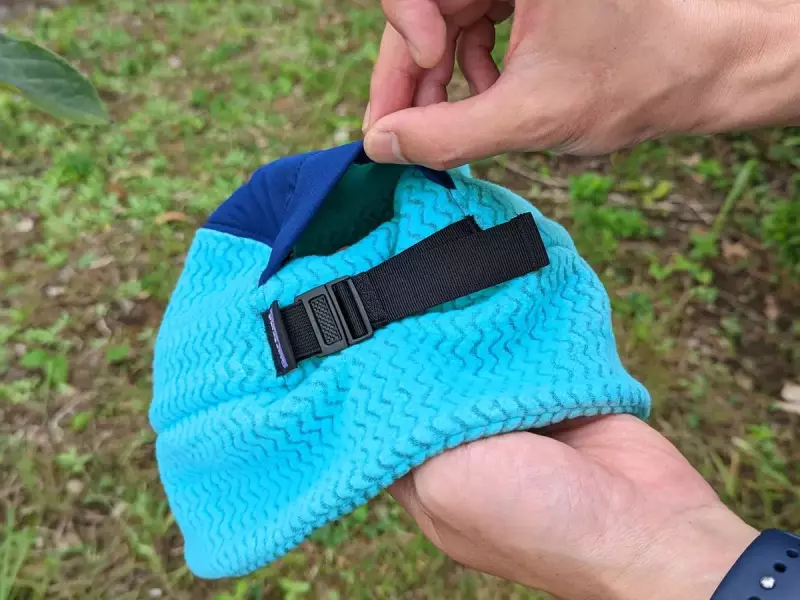 様々な頭にフィットするキャップ