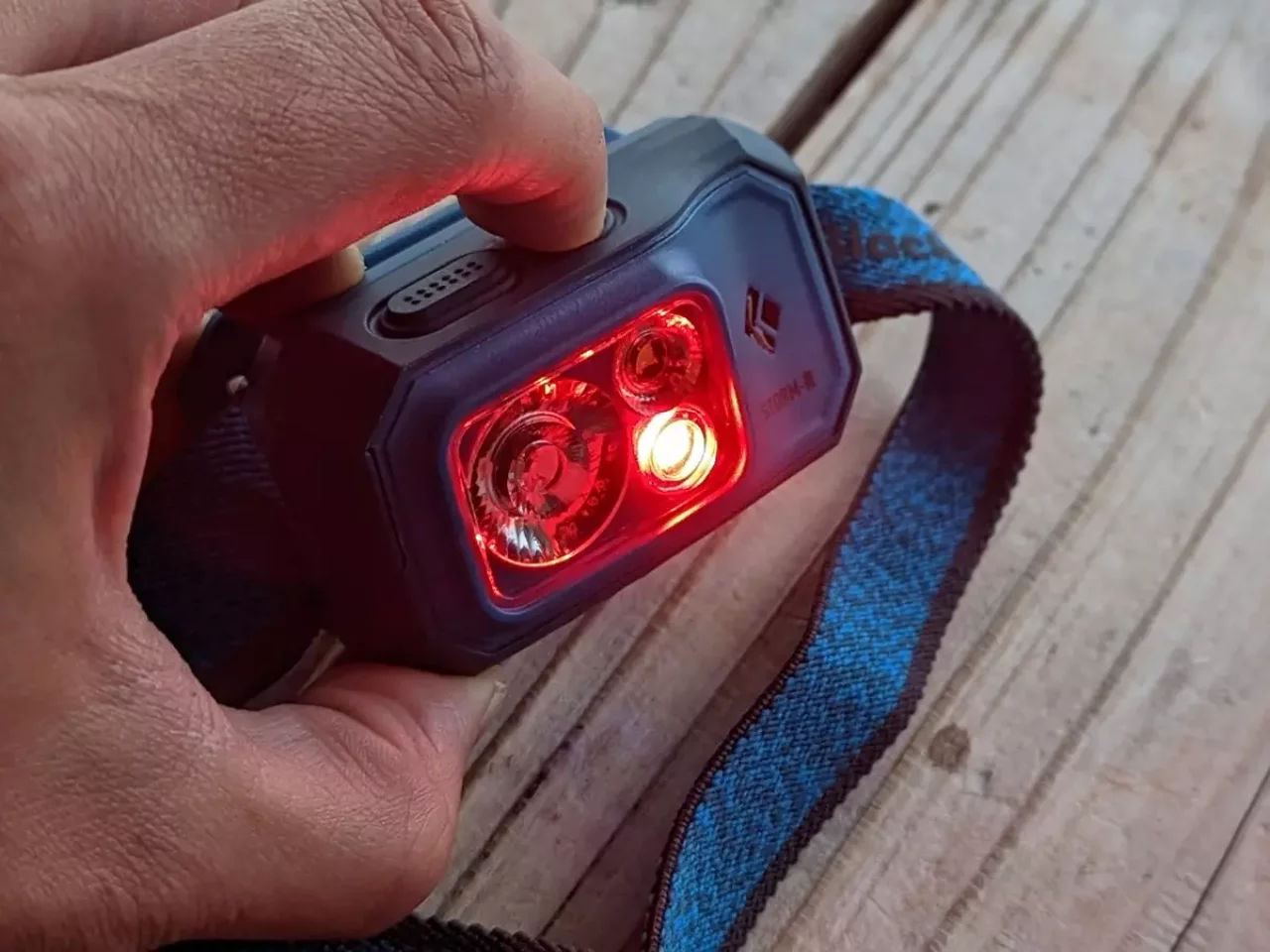 赤色ライトのオンオフ