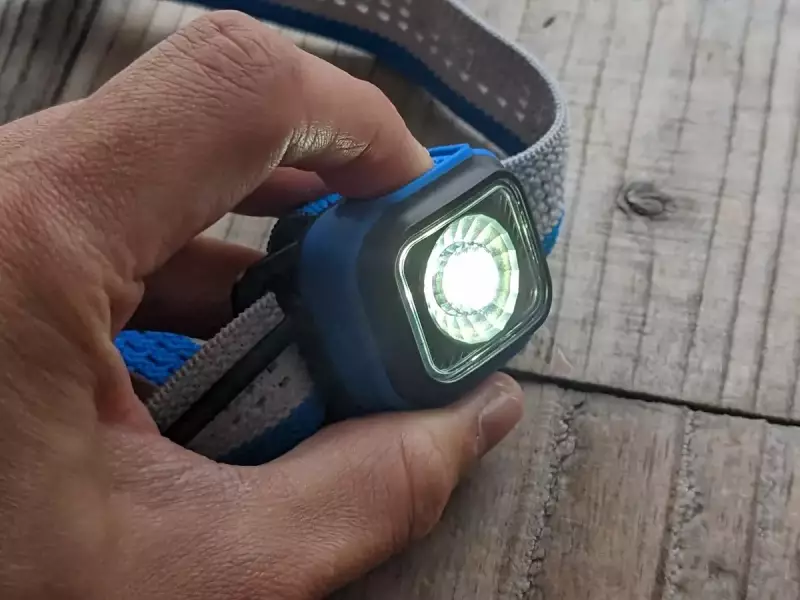 広範囲をムラなく照射するレンズを搭載