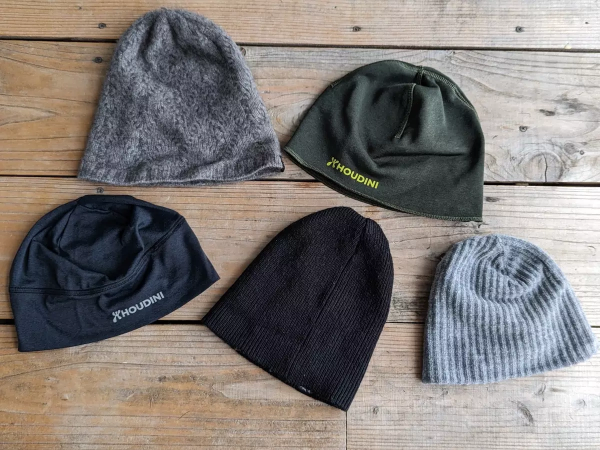 保温性と防風性に優れ耳を温める-冬山登山におすすめのビーニー