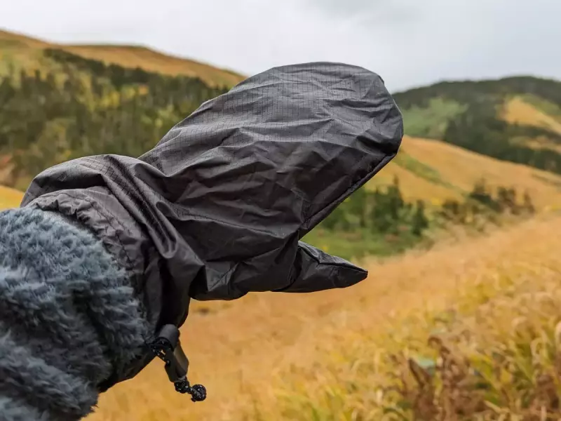 寒い登山におすすめの防風ミトン-山旅コンパクト防風ミトン|ライターの愛用品|レポート|山のコト|登山・トレラン・山スキーマガジン「山旅旅」