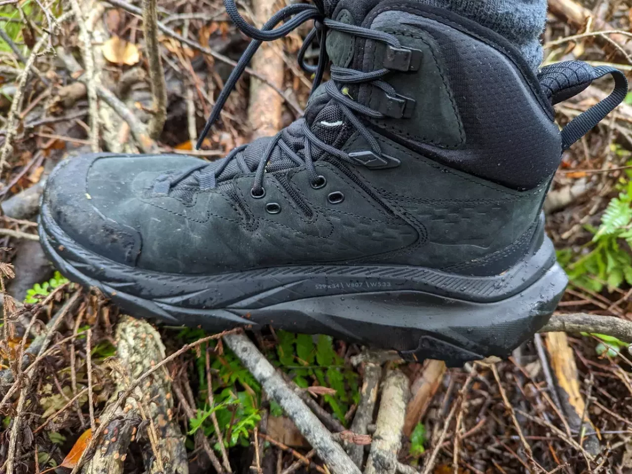 HOKAのシューズの中で『KAHA 2 MID GTX』の位置づけ