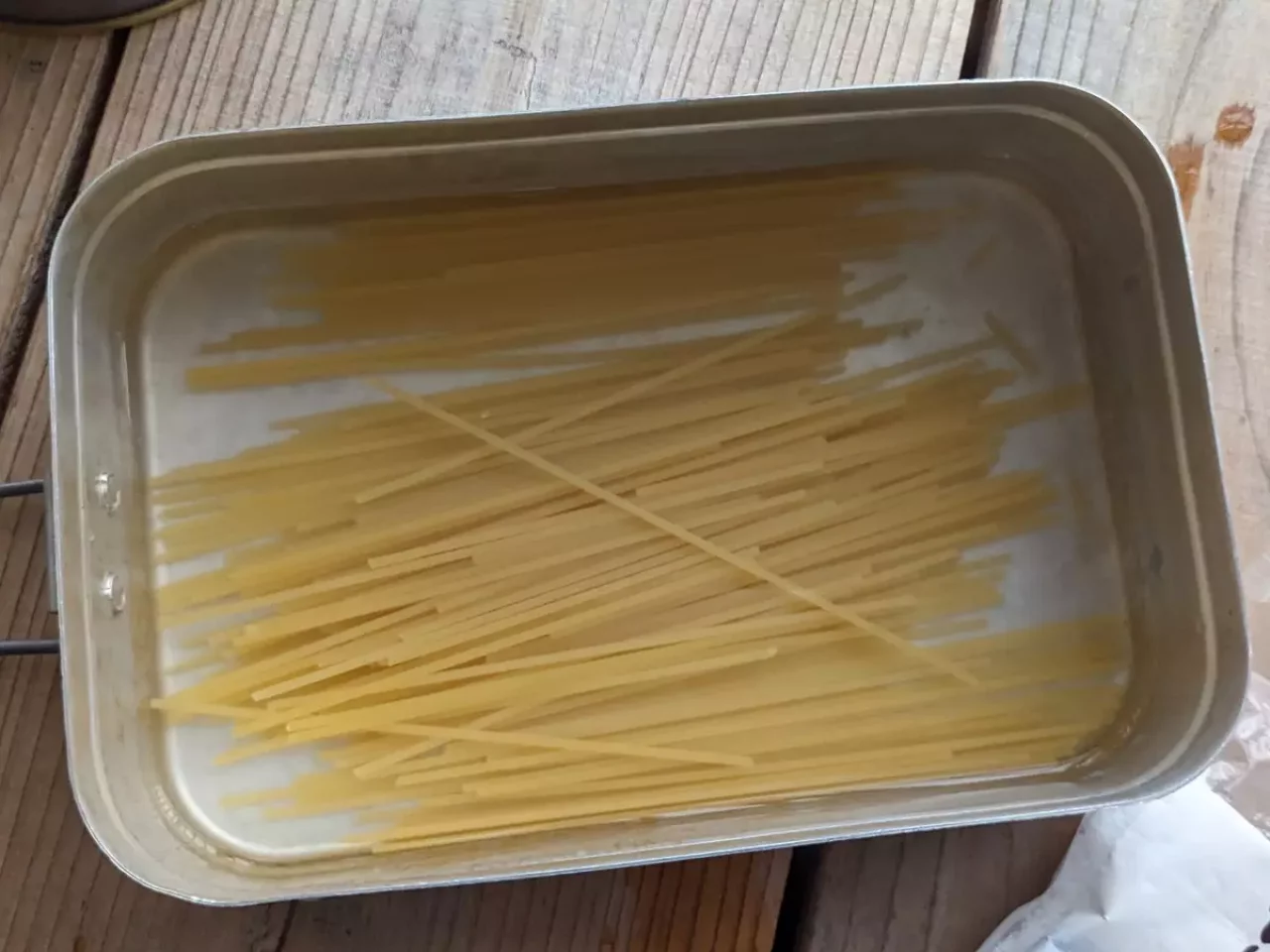 パスタは折って茹でる