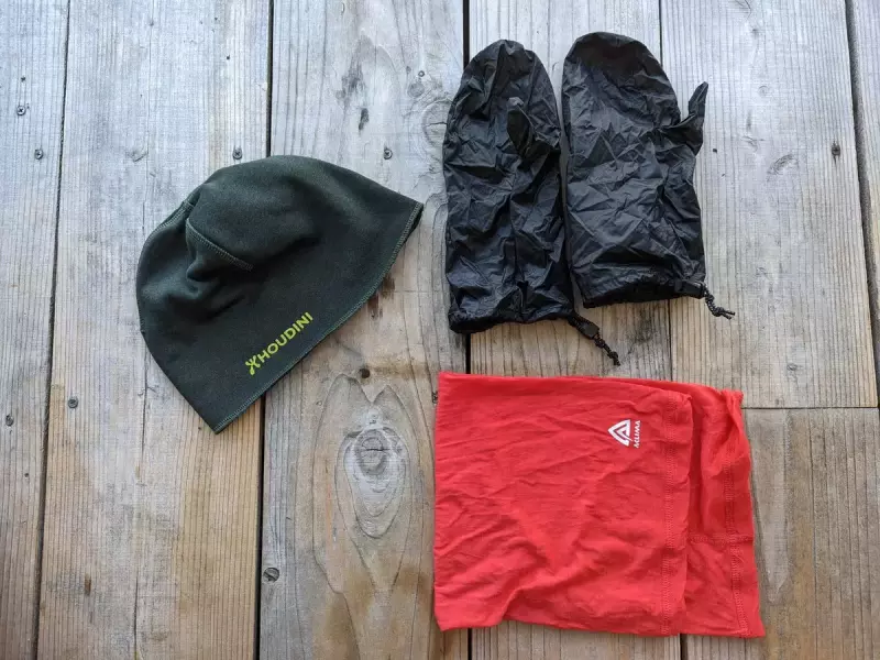 10月の秋の登山は、防寒グッズにも注意