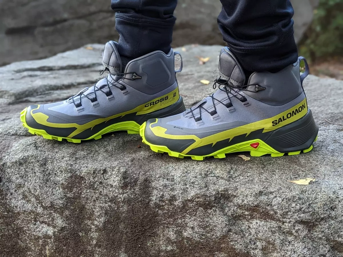 【レビュー】優れたグリップ力で軽快に歩けるトレッキングシューズ-サロモン『クロスハイク 2 ミッド ゴアテックス』