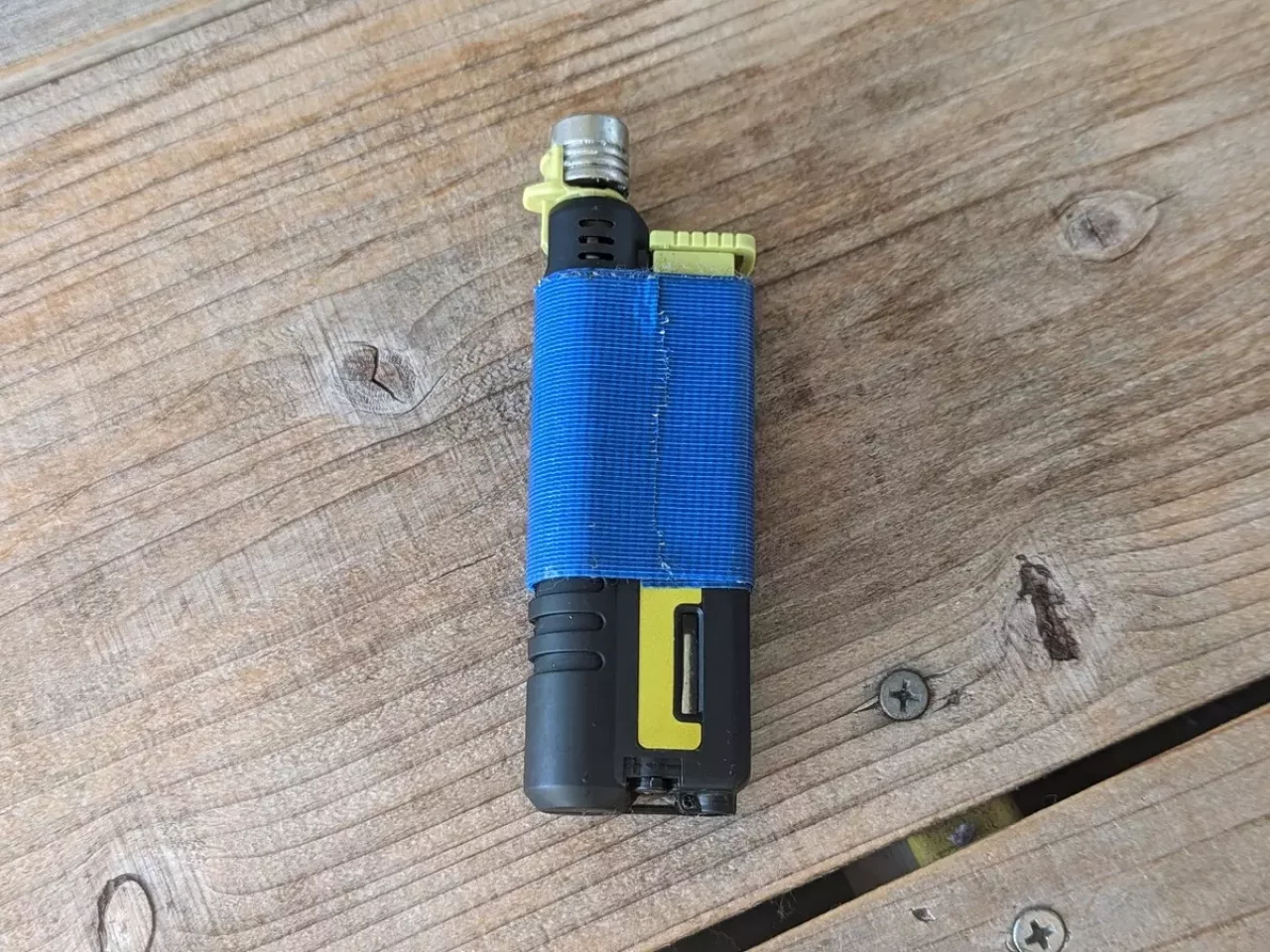 長く設計されているためクッカーの中に収納しづらい