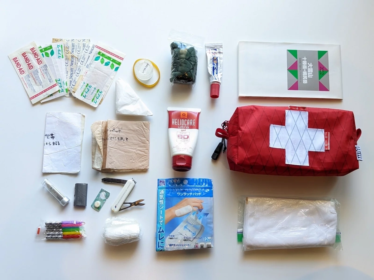 山での“もしも”に備える。新登場、X-PAC製ファーストエイドバッグ