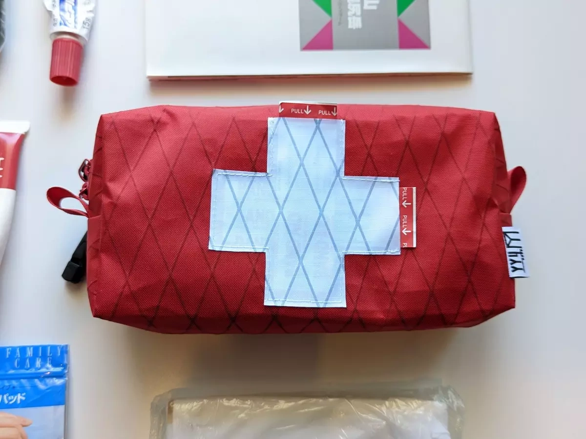 登山におすすめの防水性ファーストエイドキットポーチ