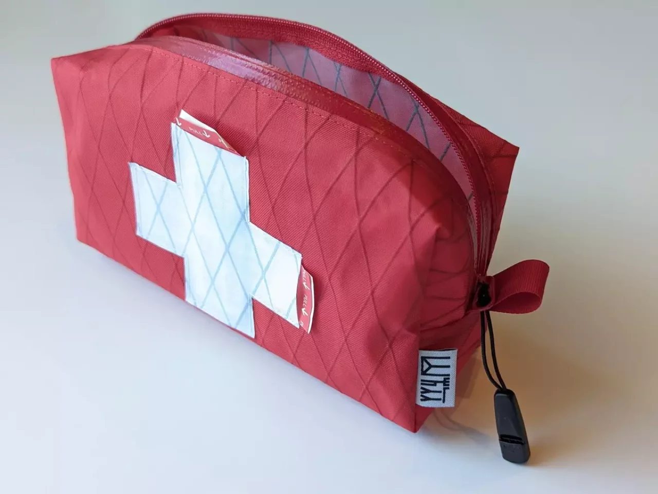 登山用ファーストエイドキットポーチは防水性があるタイプが良い