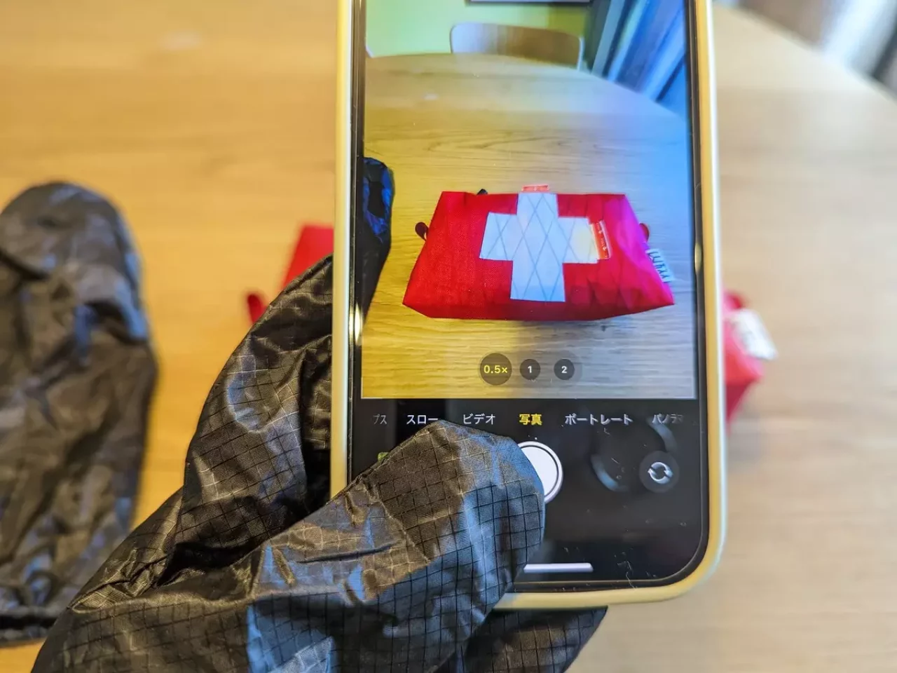 スマホタッチが容易で防寒対策に優れた2つのグローブ