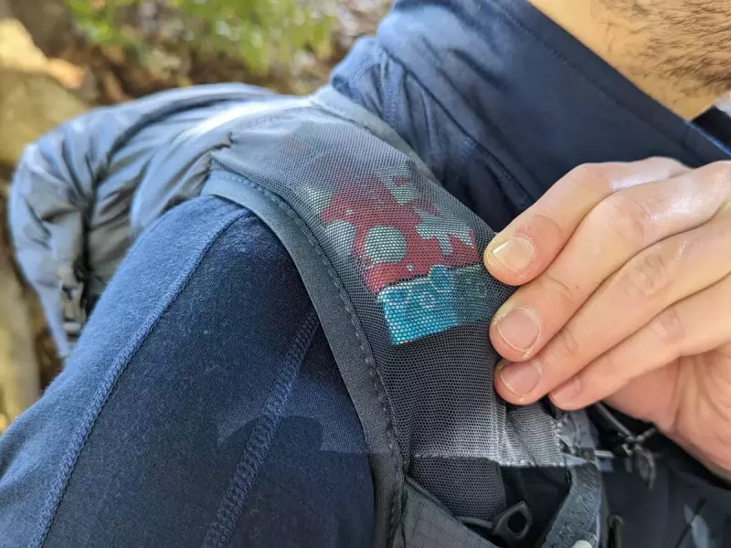 レイルランニング用ザック-サロモン 前面に備わった4種類のポケット