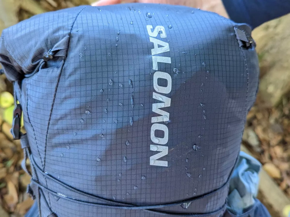 サロモンのトレイルランニング用ザックの選び方-優れたフィット感と機能性